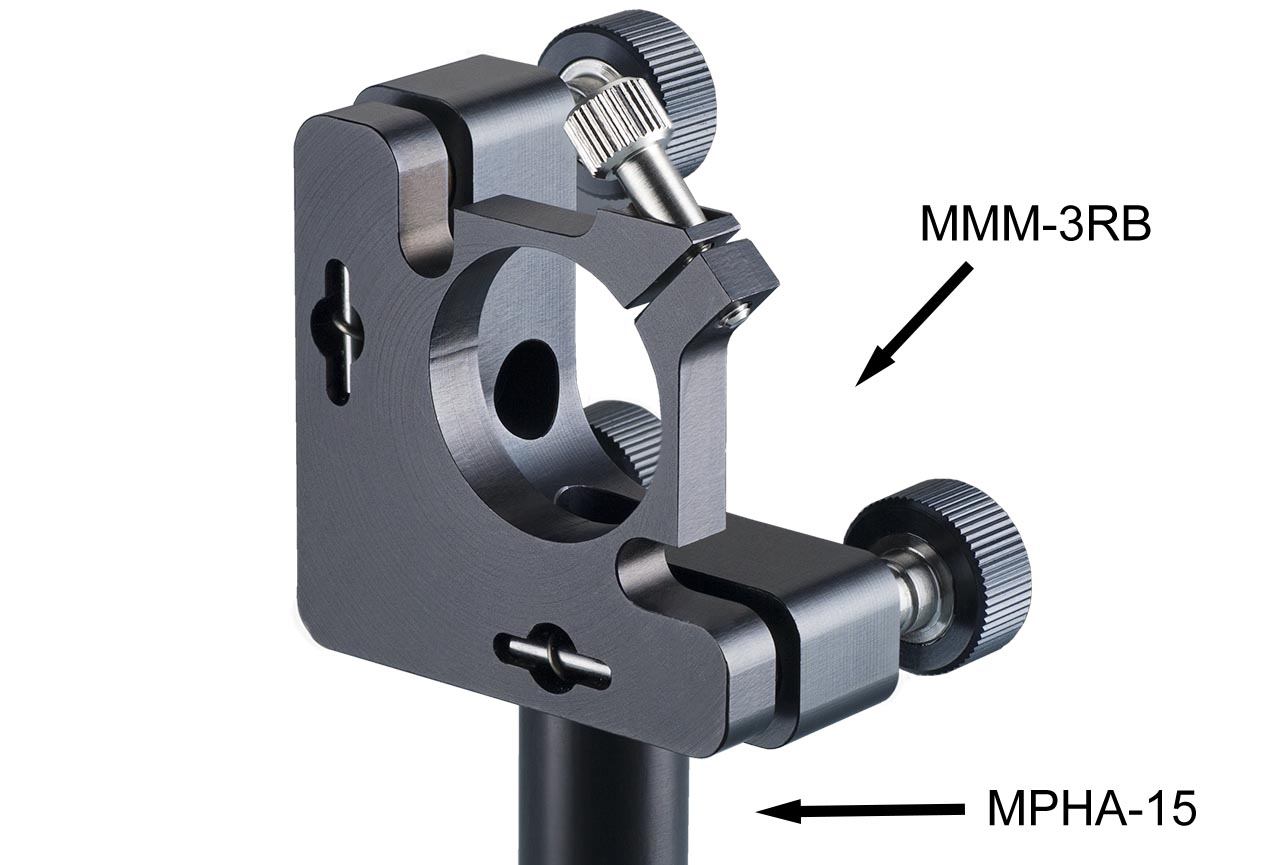 MMM3-RB. Средний юстируемый держатель для оптики зажимной с тремя винтами с круглыми ручками, правый. На дюралевом установочном стержне Ф15 мм