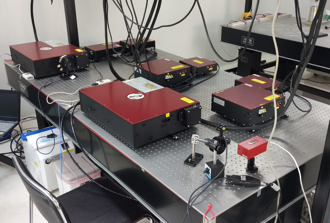 2 sets of TiF-100ST-F6 Ti:S femtosecond Ti:S oscillators with built-in DPSS pump lasers and 6 sets of EFO series femtosecond fiber lasers (EFOA-SH, EFO, EFOA)